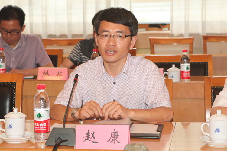 贵州航天工业有限公司党委委员,总会计师赵康致词